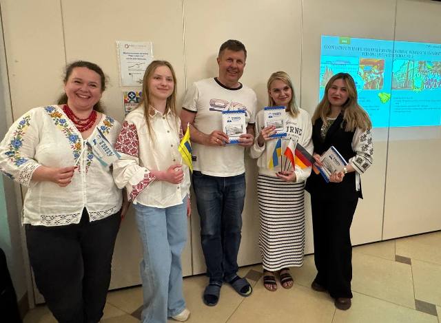Учасники українсько-польсько-німецького STEM-проєкту під час презентації